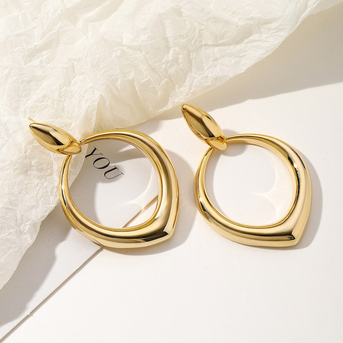 Retro Hong Kong style niche design earrings, cool style earrings, temperament earrings