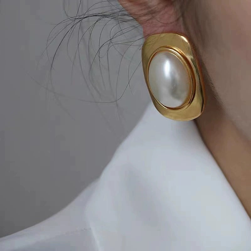 Square pearl earrings, high-end INS style, exaggerated fashionable earrings, simple temperament earrings