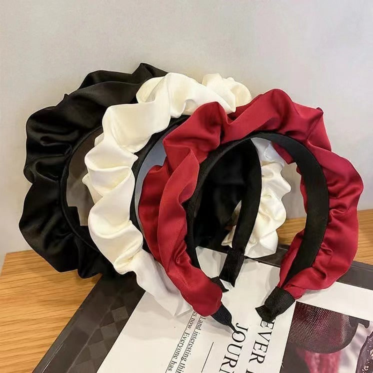 Women's wide brimmed hair accessories with high cranial crest and large intestine folds and hair bands