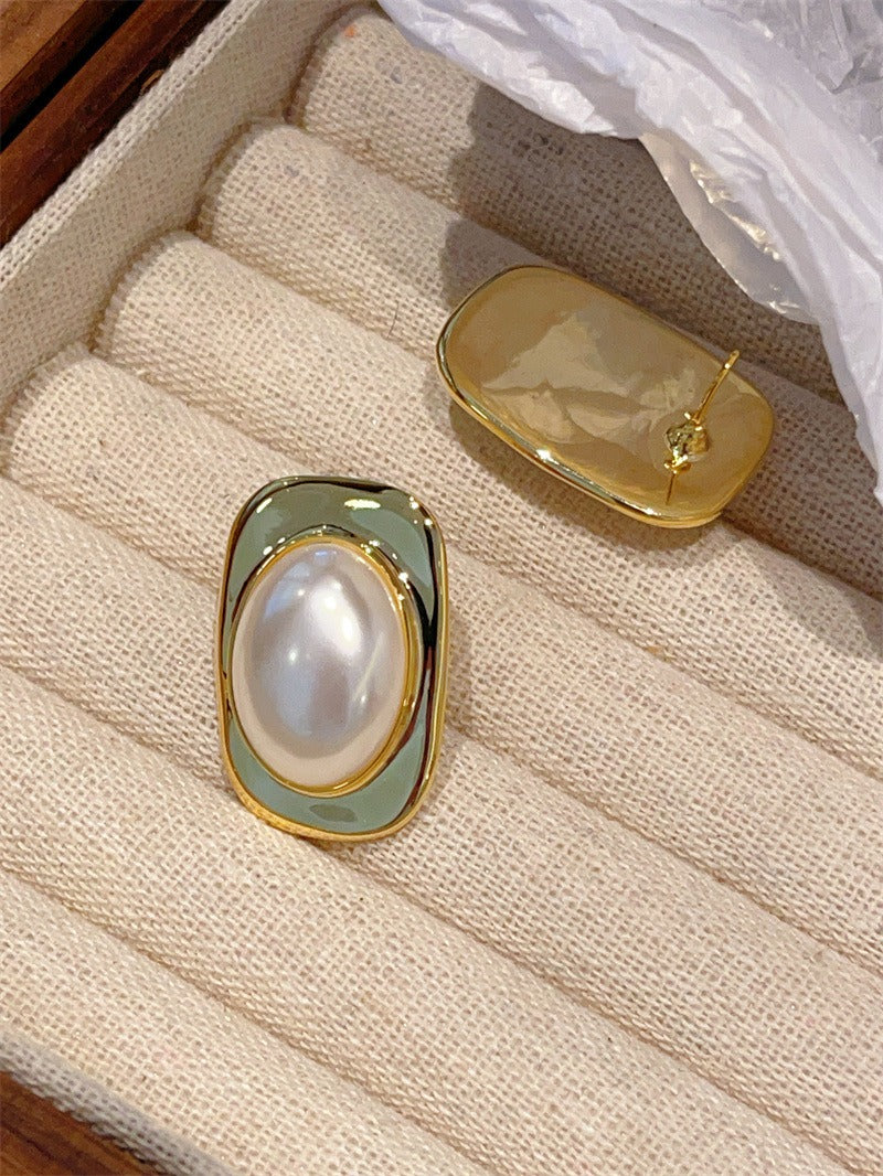 Square pearl earrings, high-end INS style, exaggerated fashionable earrings, simple temperament earrings