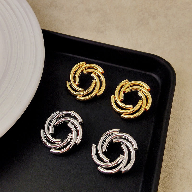 Fashionable and simple flower round earrings, personalized niche earrings, light luxury earrings