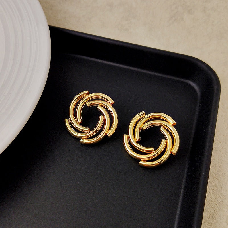 Fashionable and simple flower round earrings, personalized niche earrings, light luxury earrings